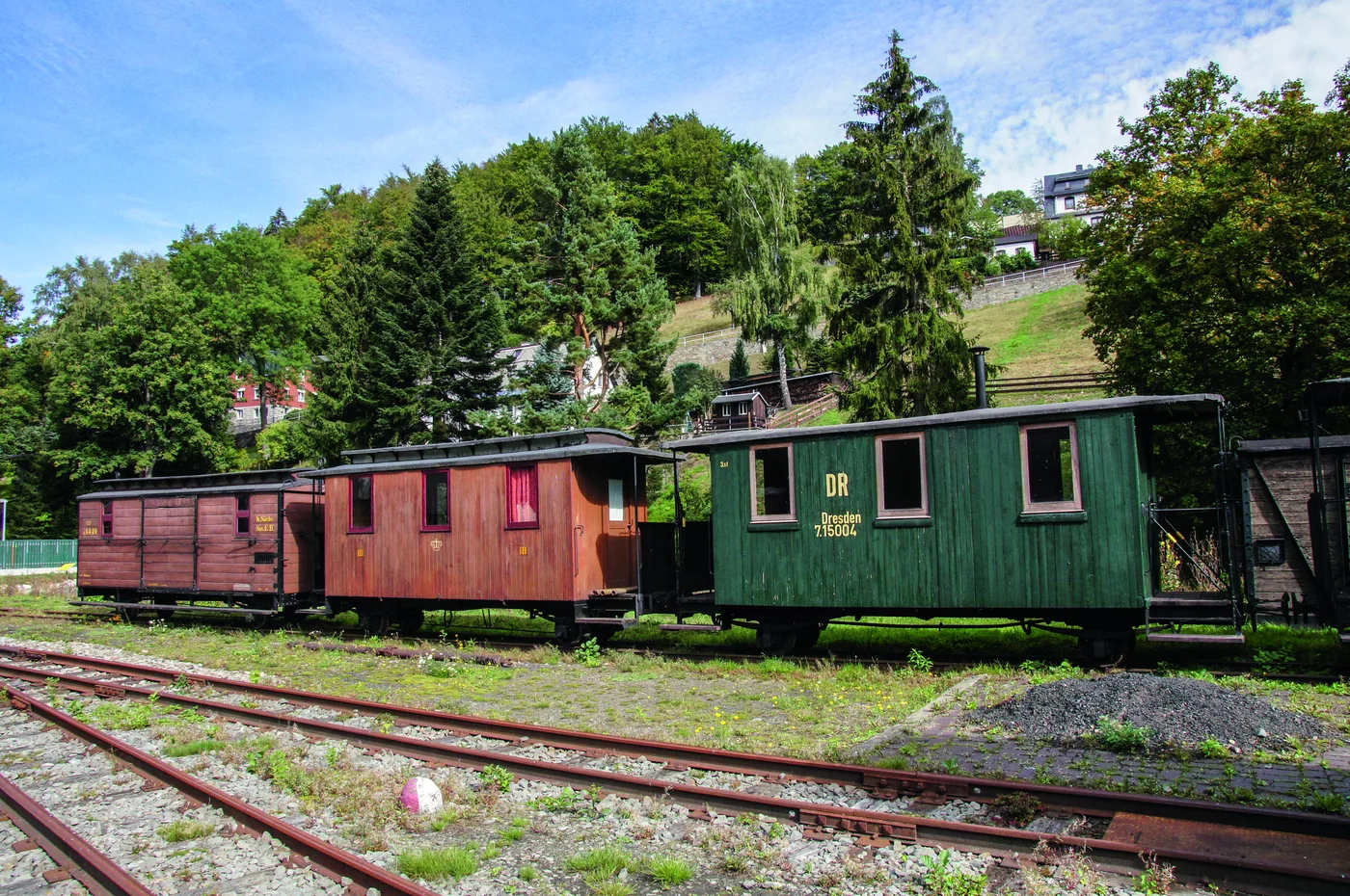 Historische Personenwagen einer Schmalspurbahn auf dem Museumsgleis Historische Personenwagen einer Schmalspurbahn auf dem Museumsgleis